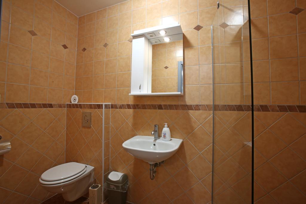 Gostilna In Prenocisca Gedzo Hotel โนโวเมสโต ภายนอก รูปภาพ