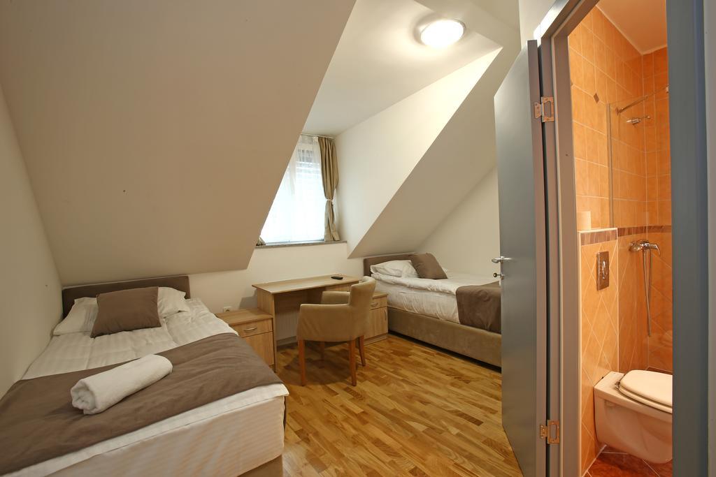 Gostilna In Prenocisca Gedzo Hotel โนโวเมสโต ภายนอก รูปภาพ