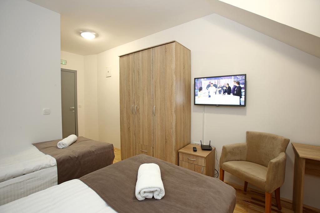 Gostilna In Prenocisca Gedzo Hotel โนโวเมสโต ภายนอก รูปภาพ
