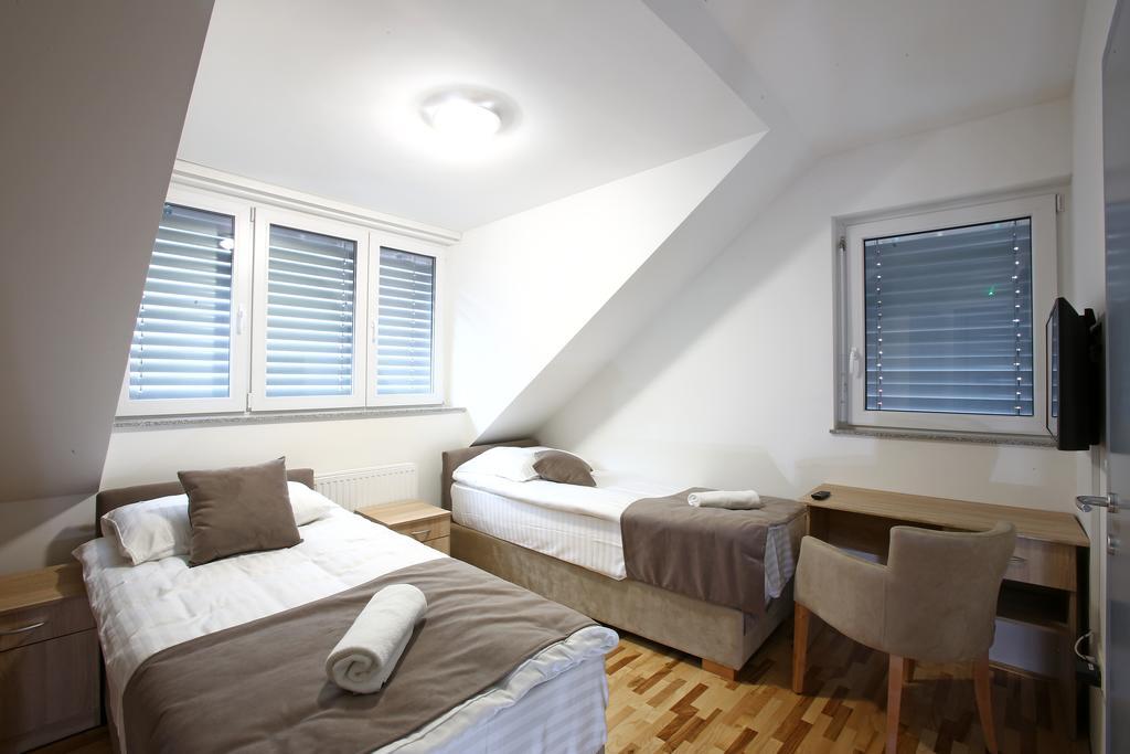 Gostilna In Prenocisca Gedzo Hotel โนโวเมสโต ภายนอก รูปภาพ