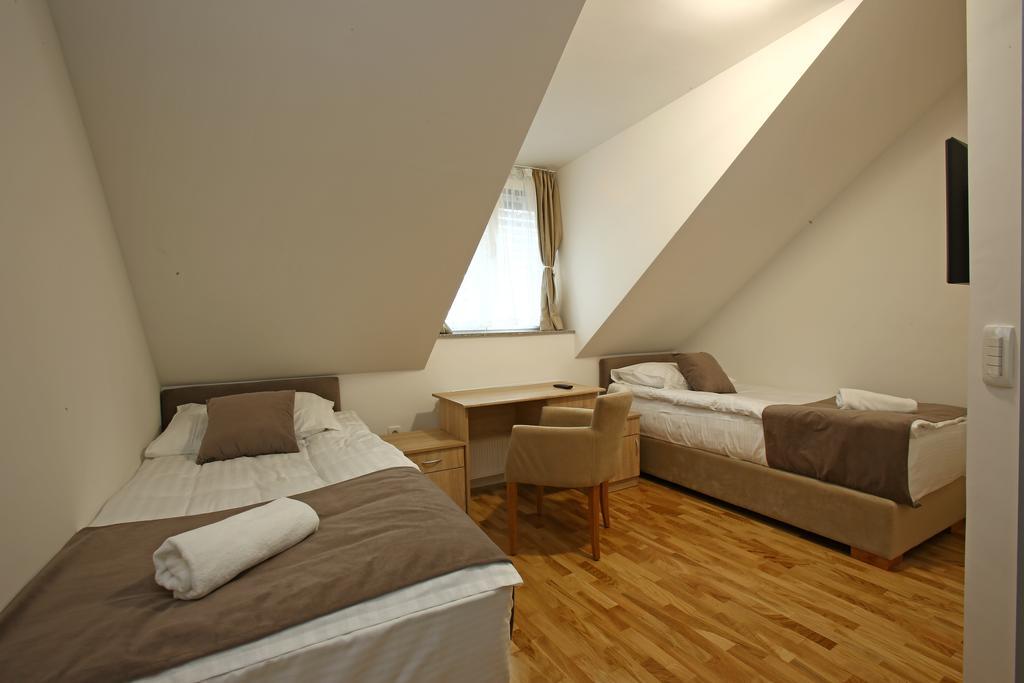 Gostilna In Prenocisca Gedzo Hotel โนโวเมสโต ภายนอก รูปภาพ